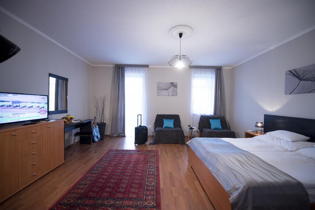 Salt Hill Apartmanok エゲルサローク エクステリア 写真