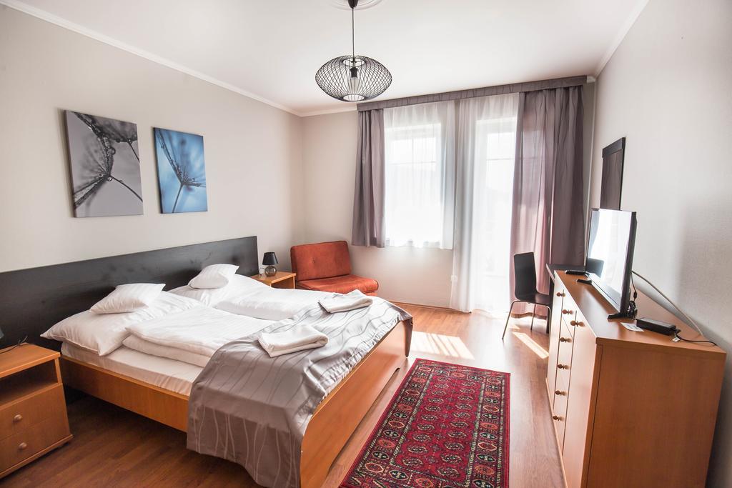 Salt Hill Apartmanok エゲルサローク エクステリア 写真