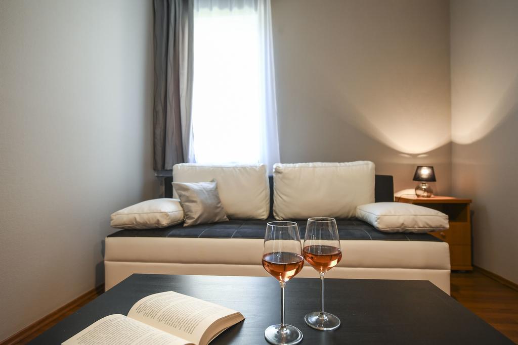 Salt Hill Apartmanok エゲルサローク エクステリア 写真